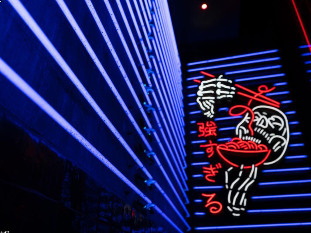 អាជីវកម្មតាមអ៊ីនធឺណិត: ការកសាងនិងការអភិវឌ្ឍន៍